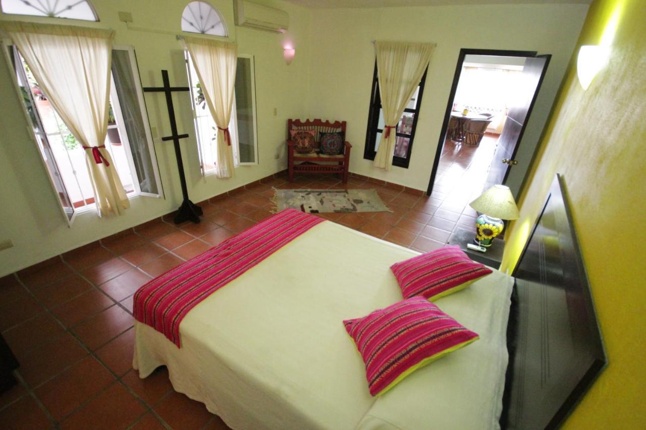 La Iguana Vallarta Lgbt Adults Only - Romantic Zone - Party Clubbing Street Пуерто-Вальярта Екстер'єр фото