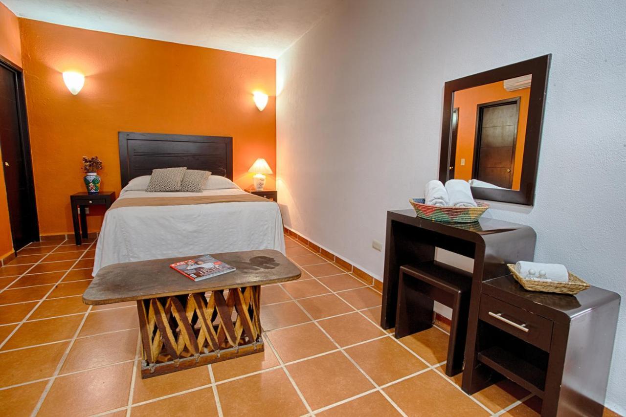 La Iguana Vallarta Lgbt Adults Only - Romantic Zone - Party Clubbing Street Пуерто-Вальярта Екстер'єр фото