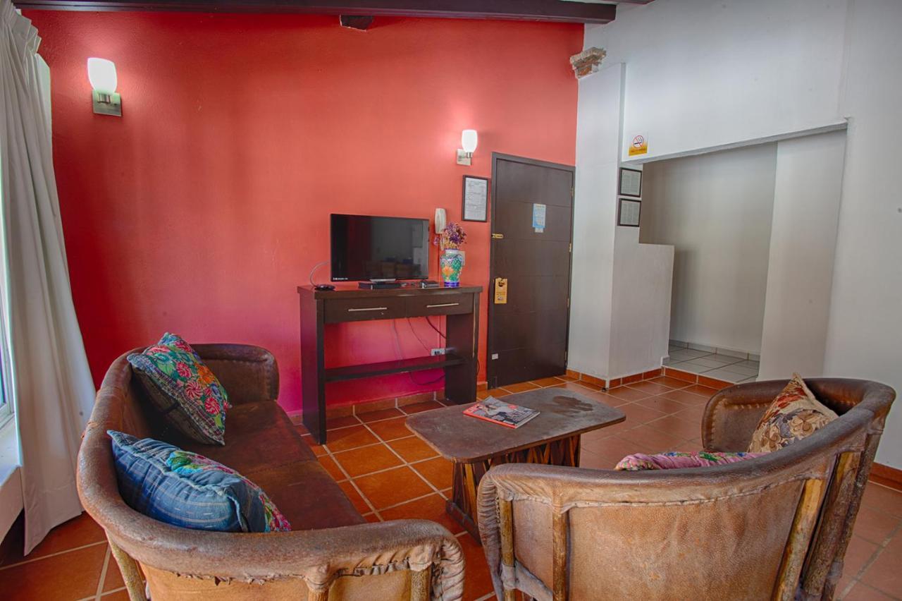 La Iguana Vallarta Lgbt Adults Only - Romantic Zone - Party Clubbing Street Пуерто-Вальярта Екстер'єр фото