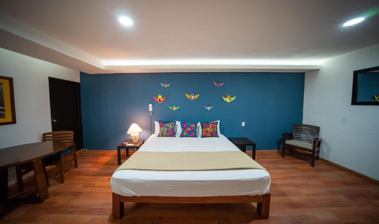 La Iguana Vallarta Lgbt Adults Only - Romantic Zone - Party Clubbing Street Пуерто-Вальярта Екстер'єр фото