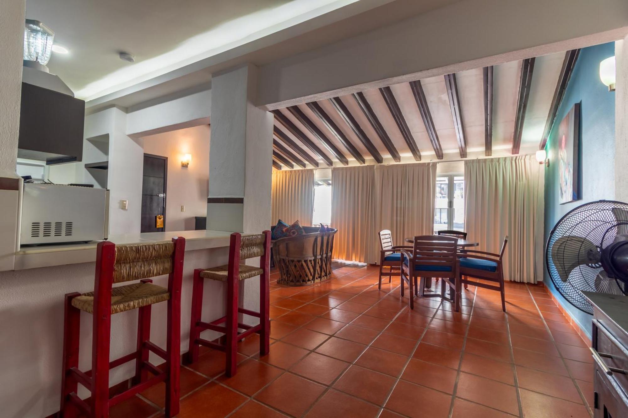 La Iguana Vallarta Lgbt Adults Only - Romantic Zone - Party Clubbing Street Пуерто-Вальярта Екстер'єр фото
