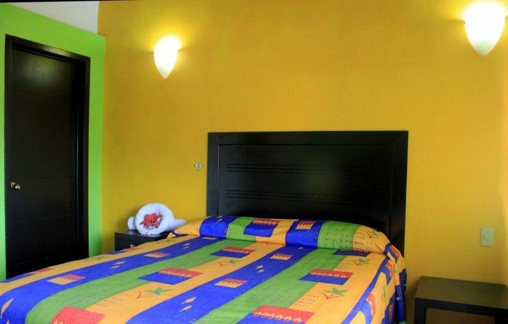 La Iguana Vallarta Lgbt Adults Only - Romantic Zone - Party Clubbing Street Пуерто-Вальярта Екстер'єр фото