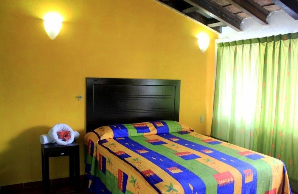 La Iguana Vallarta Lgbt Adults Only - Romantic Zone - Party Clubbing Street Пуерто-Вальярта Екстер'єр фото